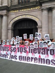 Justicia por Ayotzinapa. Clamor de los padres.