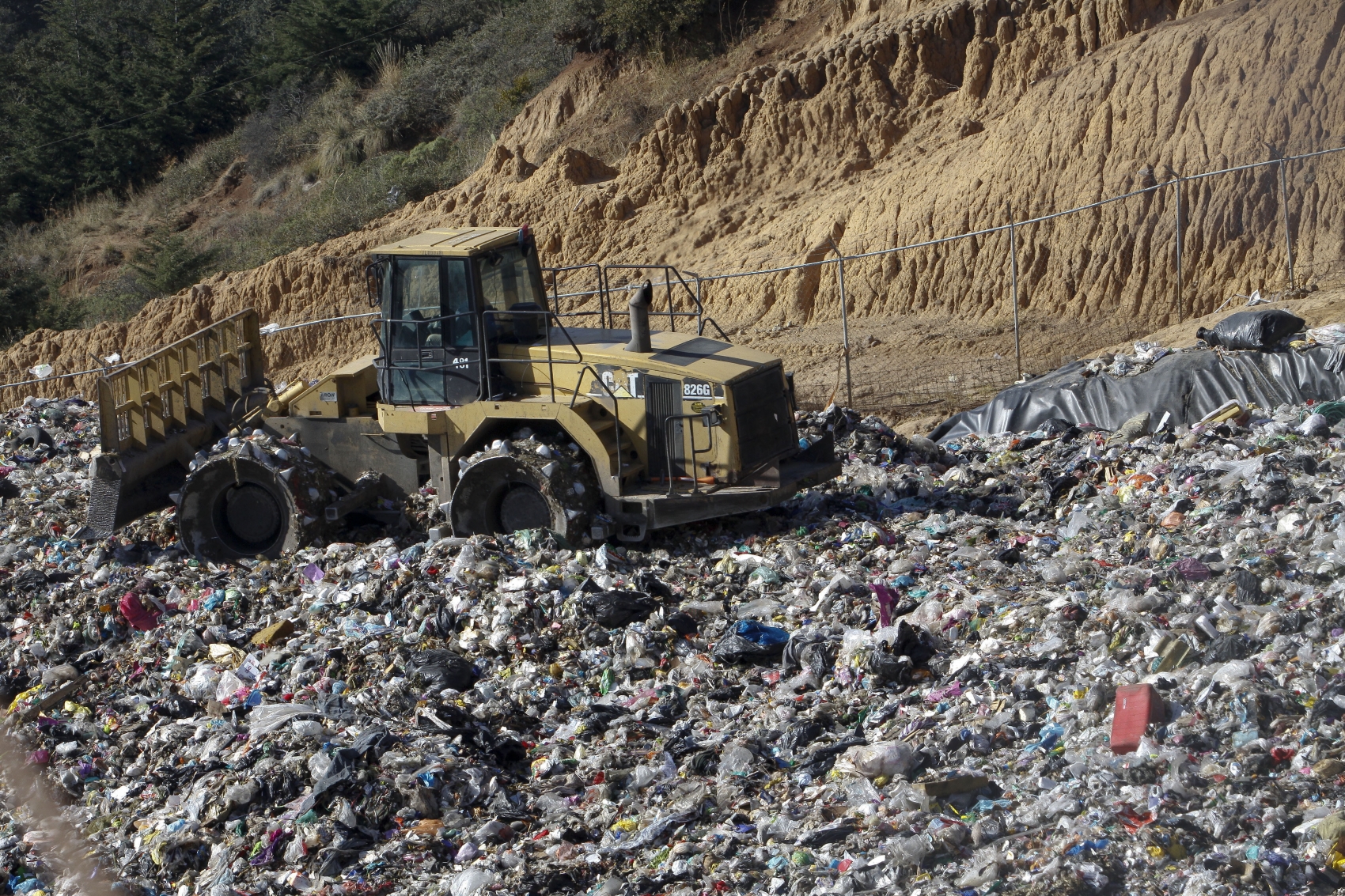 La medida temporal se volvió permanente; Edomex sigue siendo basurero del DF