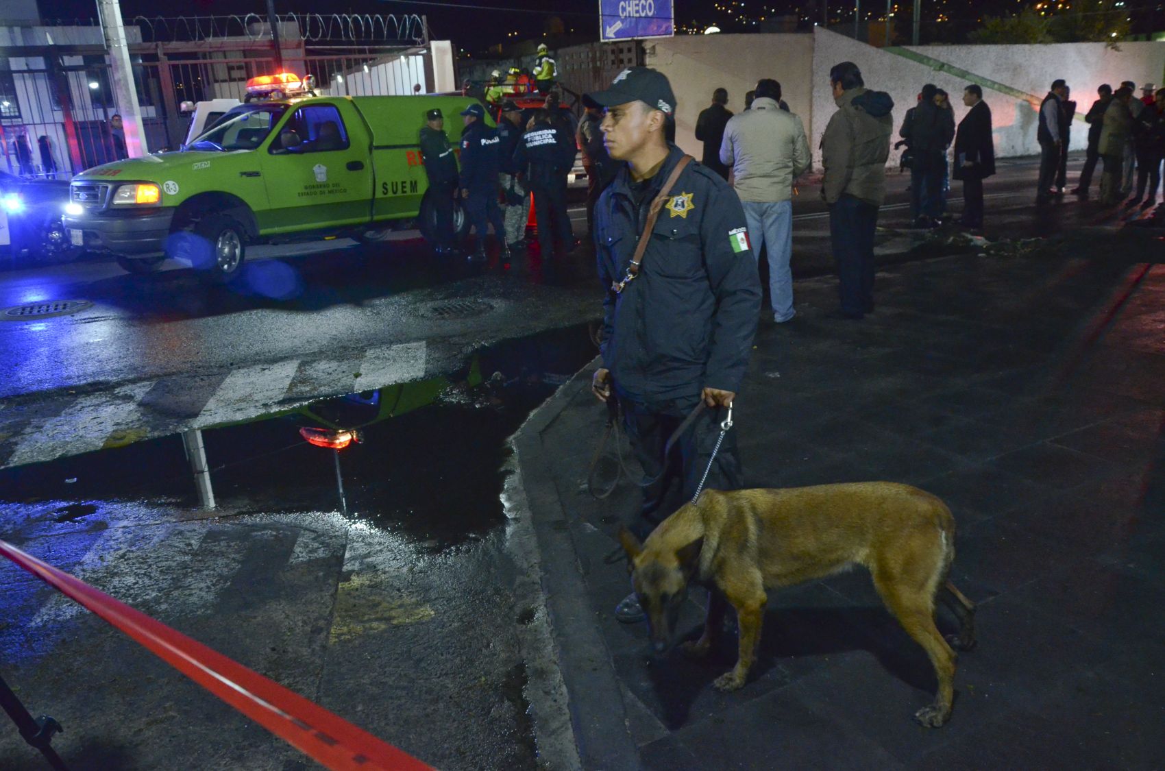 Colapsa bóveda del río Verdiguel en Toluca; reportan una persona desaparecida
