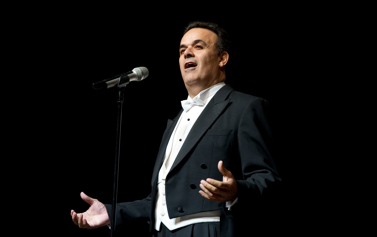 Lila Downs y Fernando de la Mora en el Festival Cultural Malinalco en marzo