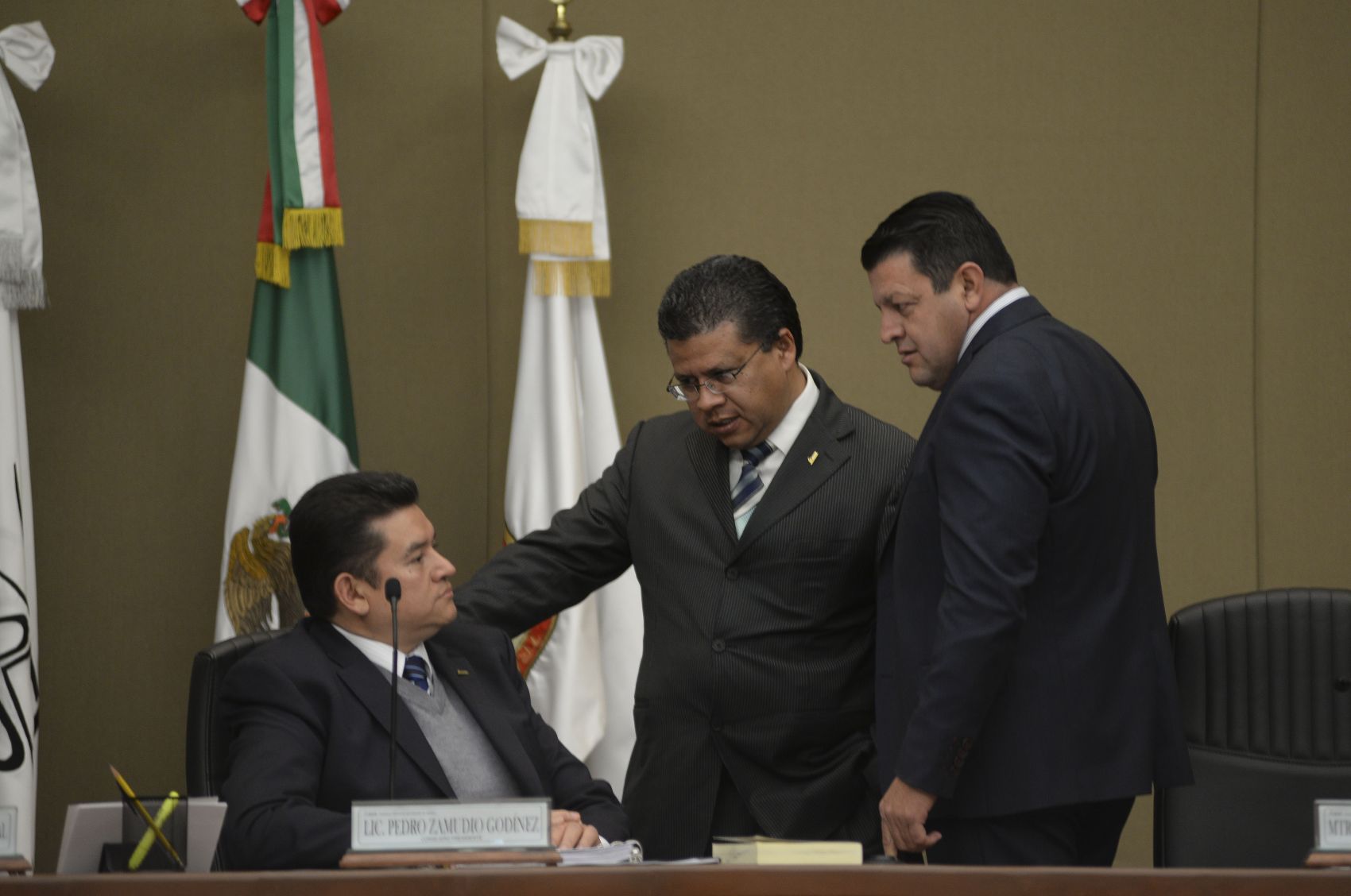 PRD va contra candidatos cercanos al PRI que se presentan como independientes