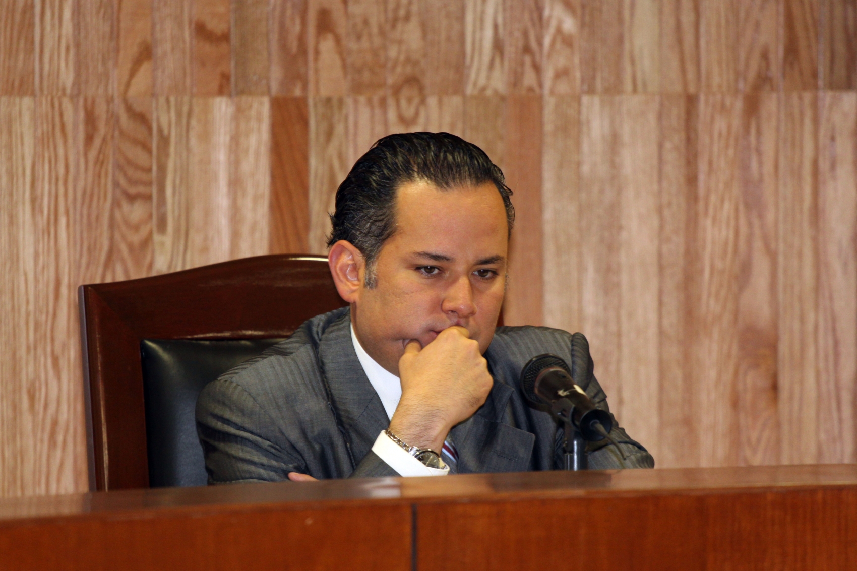 Nombran a Santiago Nieto, cercano a Peña Nieto, como titular de la Fepade