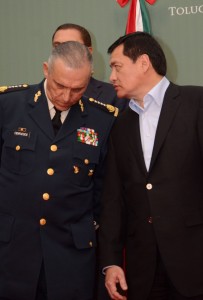 Osorio Chong y Salvador Cienfuegos. Minimizan "riesgos". Foto Agencia MVT.