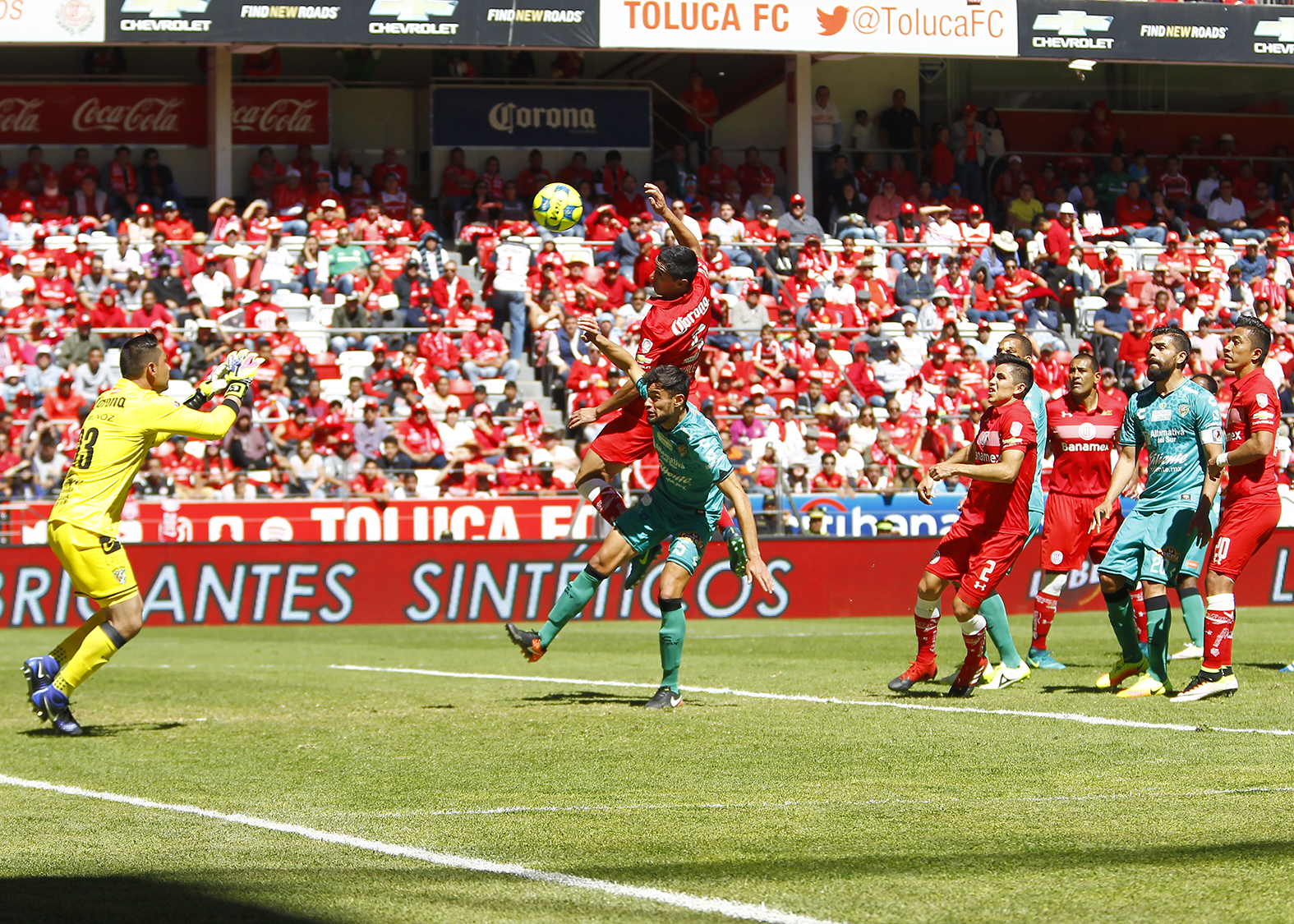 Jaguares rompe quiniela y racha perfecta de Diablos Rojos: Chiapas 1 – 0 Toluca