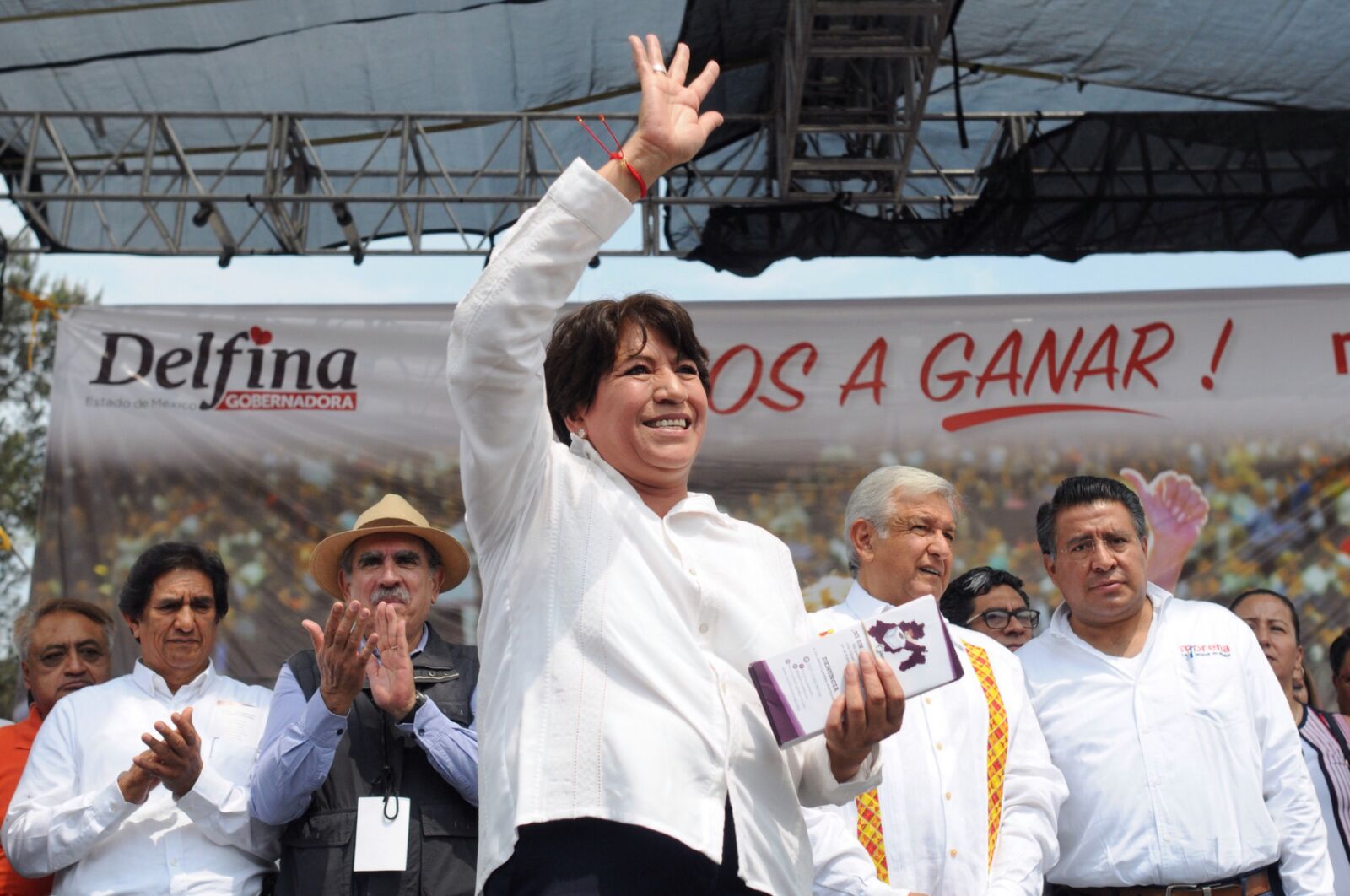 Delfina se impone en los votos enviados desde el extranjero