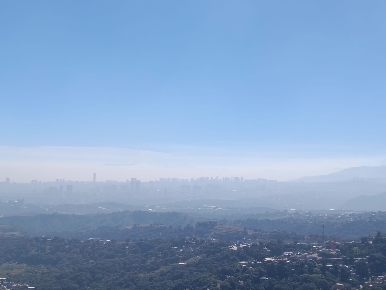 Activan contingencia en Valle de México; no circularán autos con placa 1 y 2, este jueves