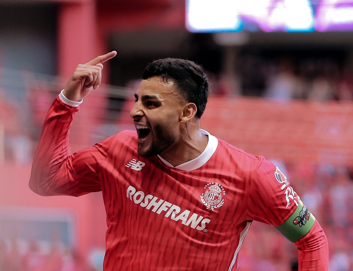 Contra el santo y sus propios demonios