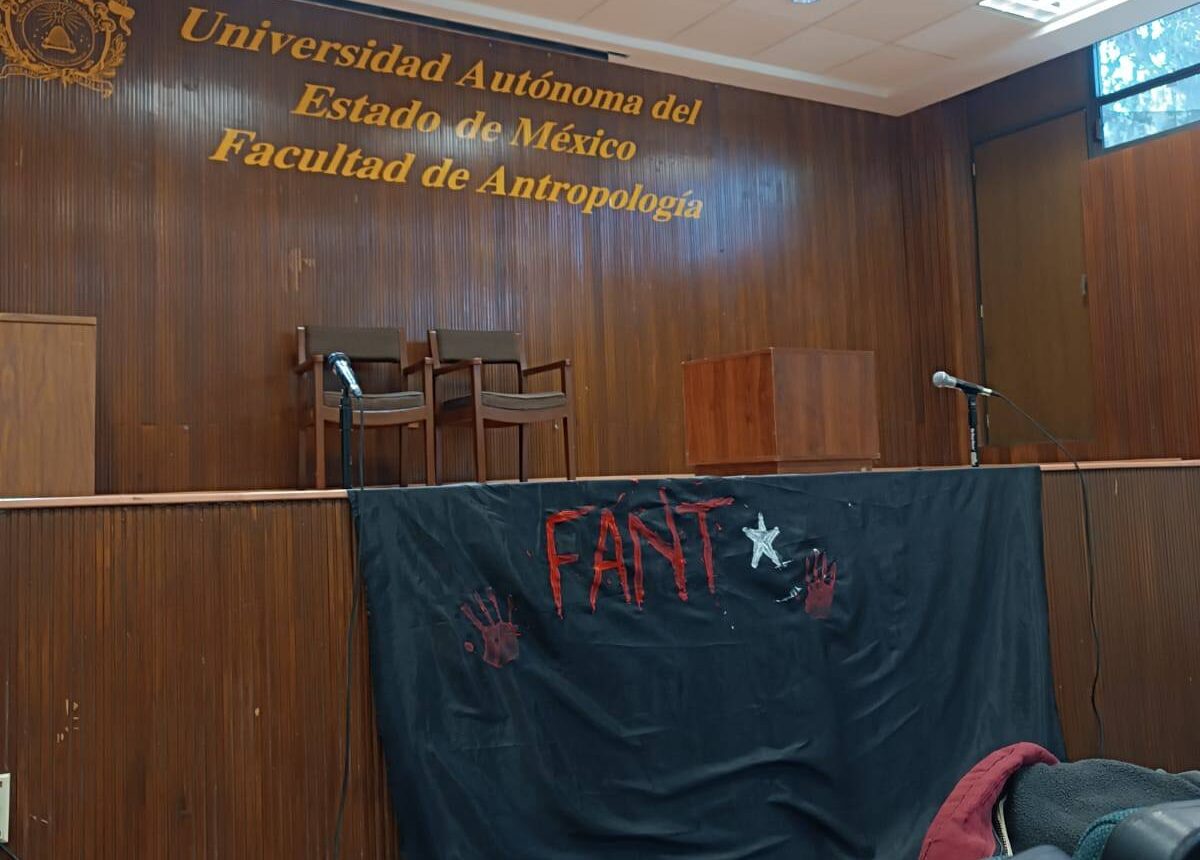 Tensa calma en la UAEMex; se desactiva intento de paro en seis Facultades