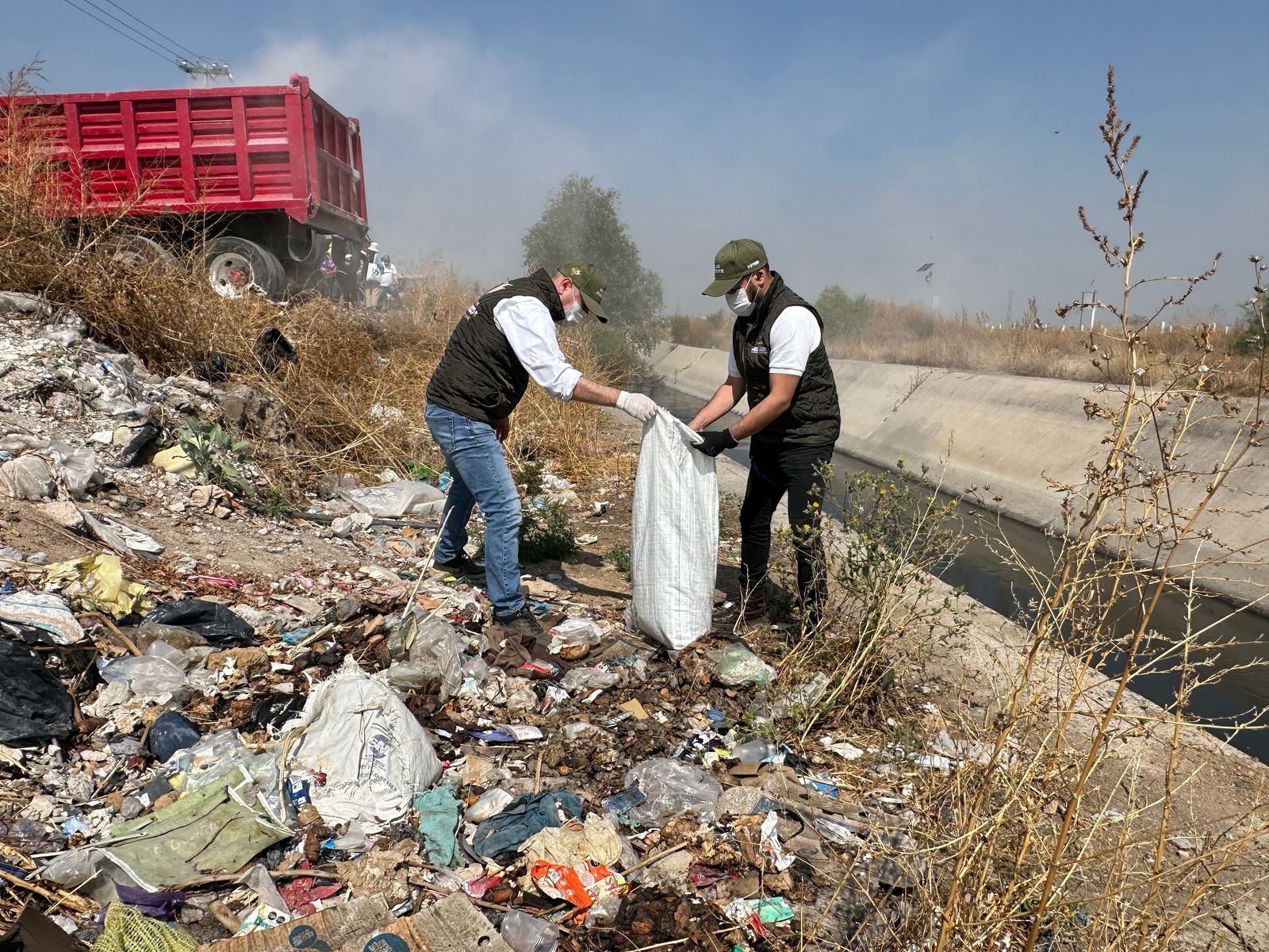 Jornada de Limpiemos Edomex retira 75 toneladas de desechos y 400 llantas de espacios públicos de Chimalhuacán