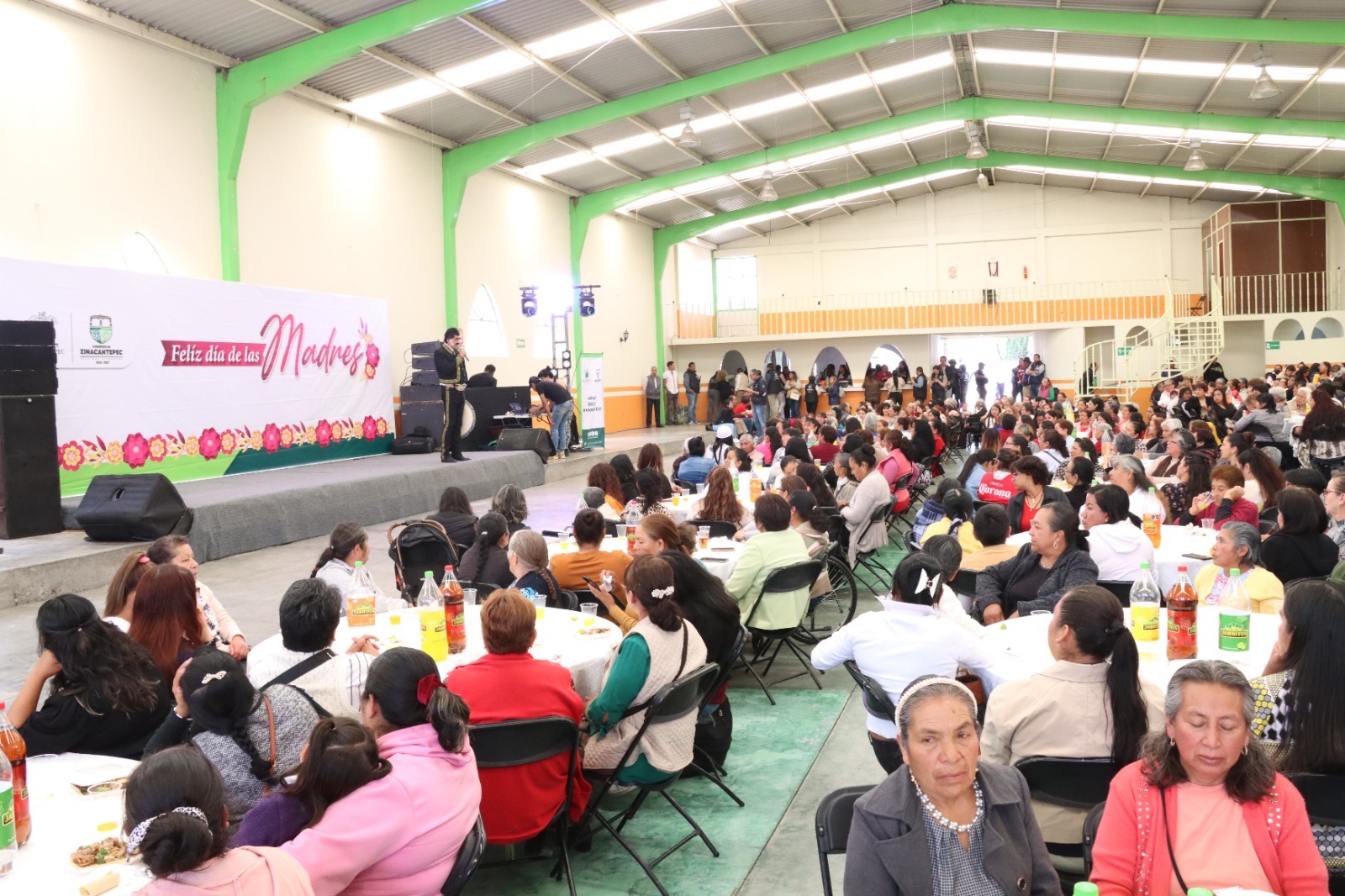 Zinacantepec festeja a las mamás del municipio, pilares del hogar y líderes de la sociedad