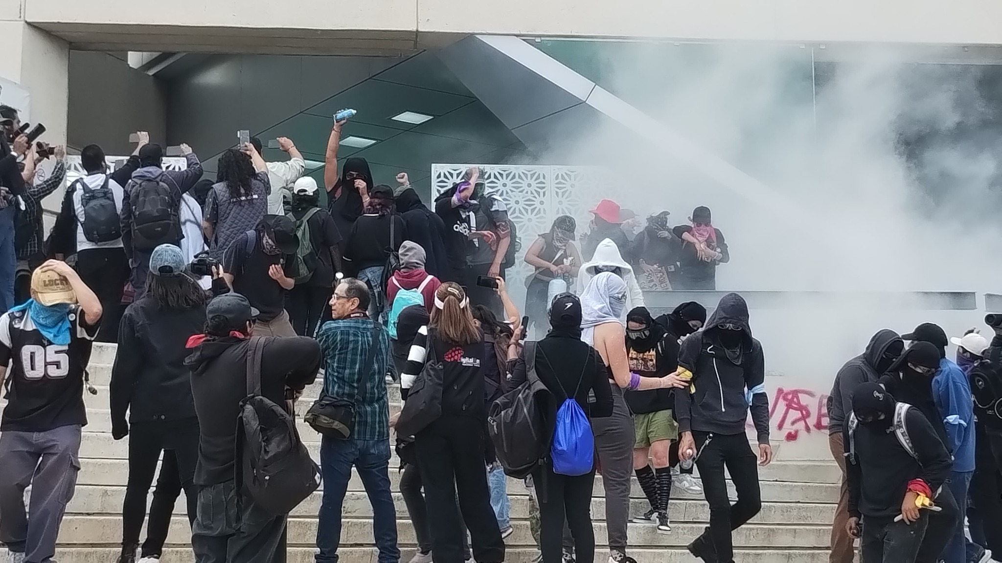 La Primavera UAEMITA sale a las calles; intervienen el Edificio Administrativo