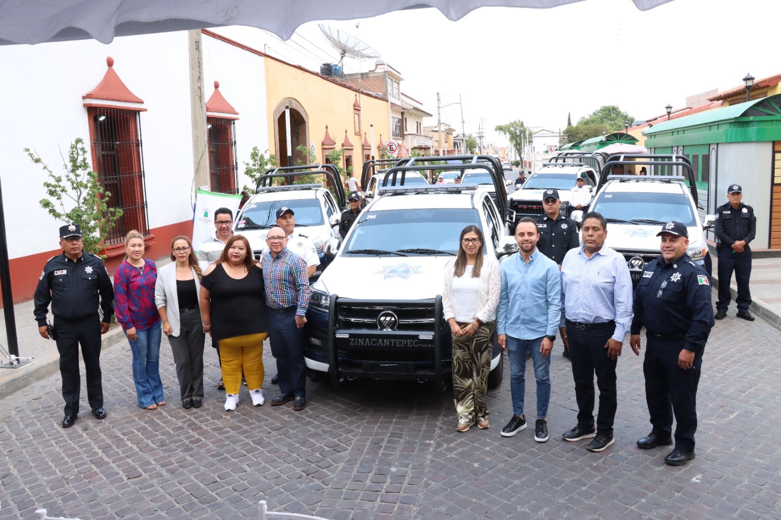 Zinacantepec entrega seis nuevas patrullas equipadas; fortalece policía municipal