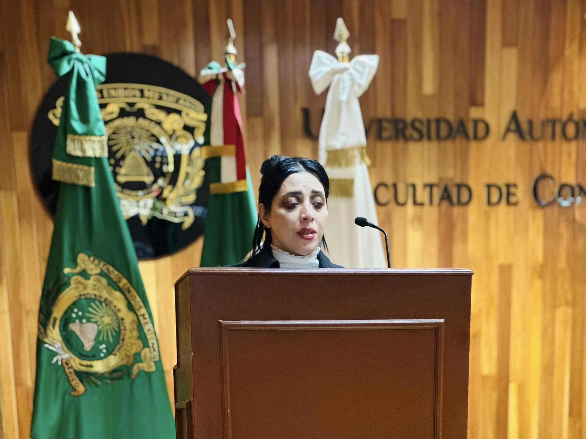 A un mes de su declinación virtual, Eréndira Fierro presenta renuncia formal ante Comisión Electoral