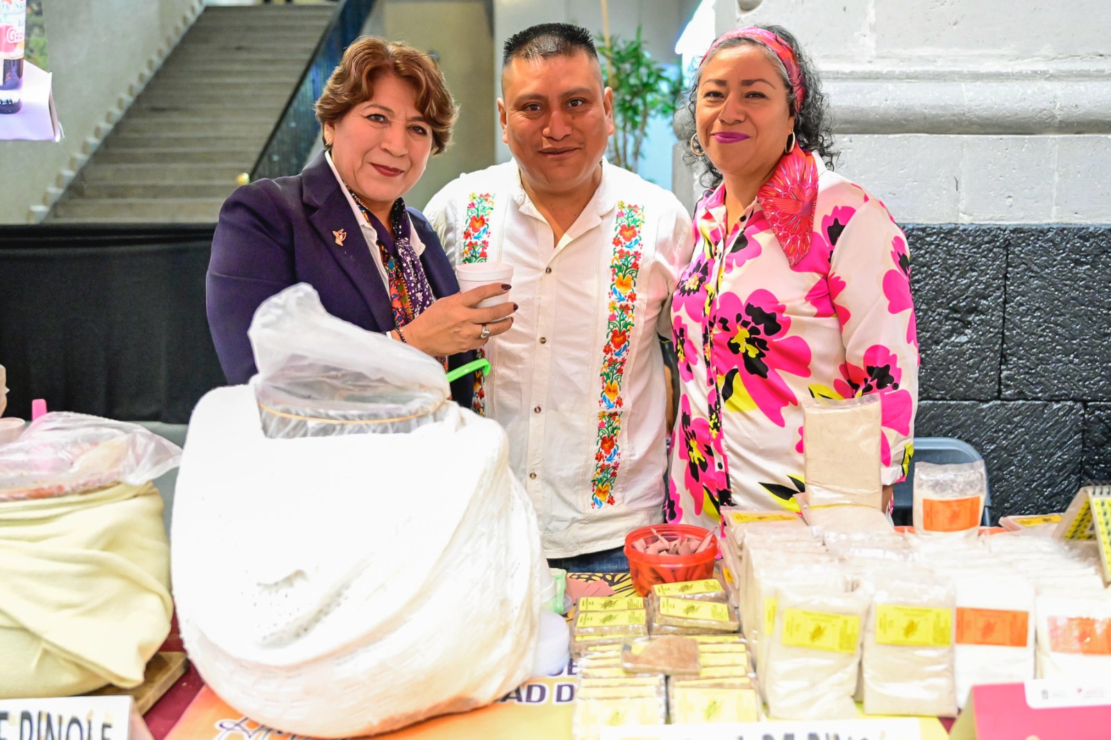 Apoya Edomex a pequeños productores con el Tianguis Colibrí; hoy en Palacio de Gobierno