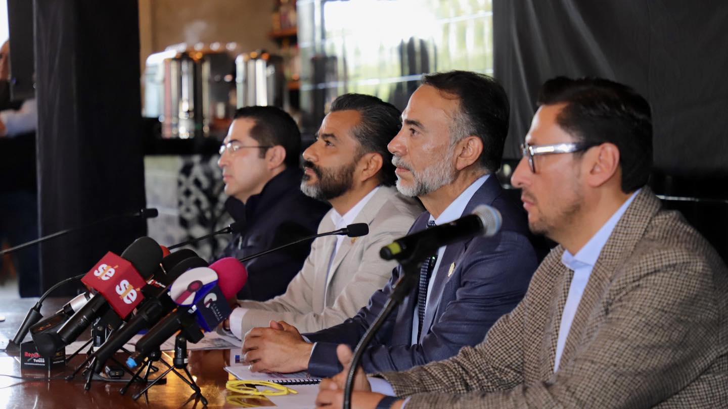 Las vialidades más afectadas de Metepec están concesionadas para su rehabilitación: Fernando Flores