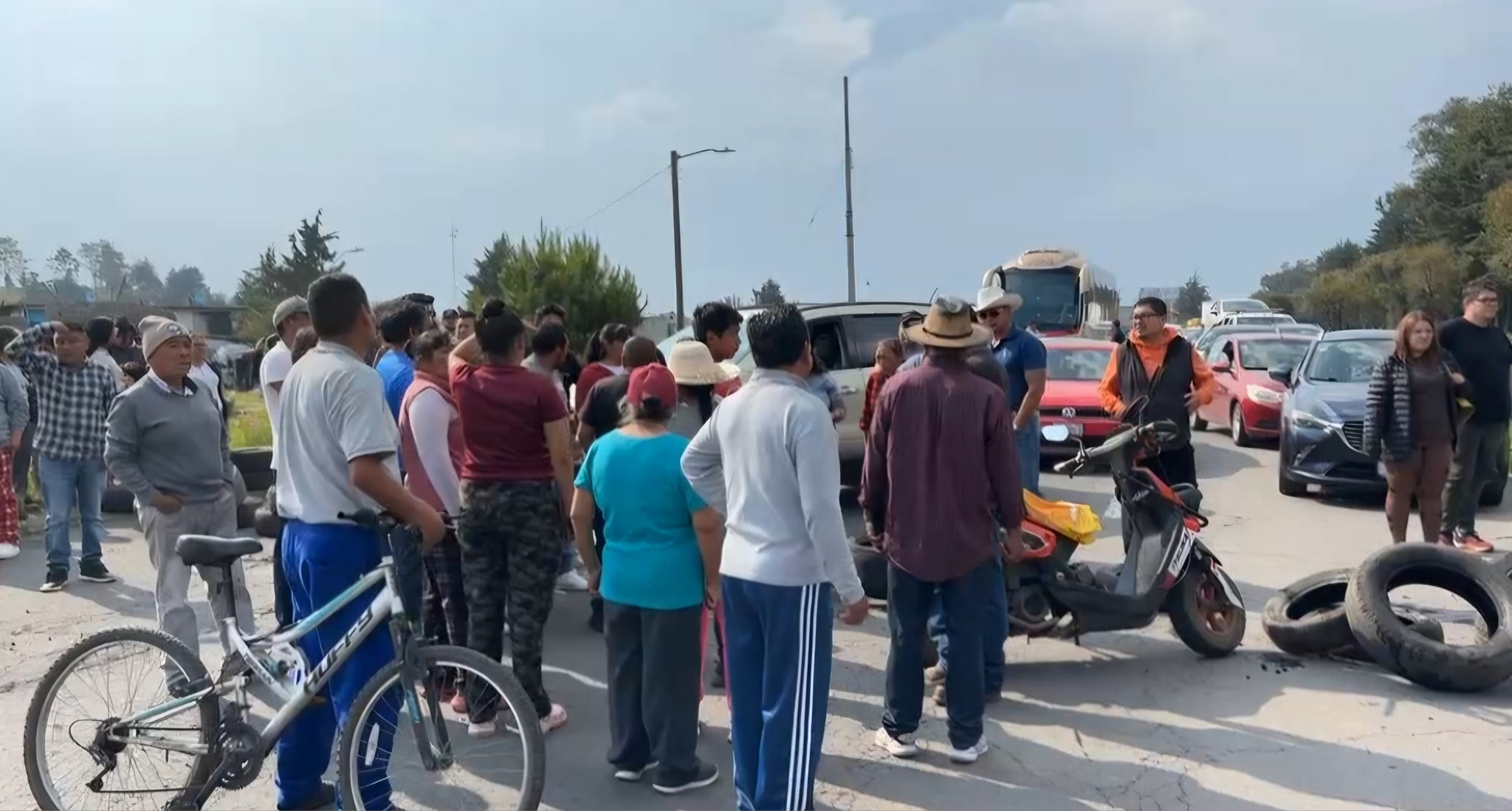 Detienen a sujeto que disparó contra vecinos que bloqueaban la Toluca-Palmillas