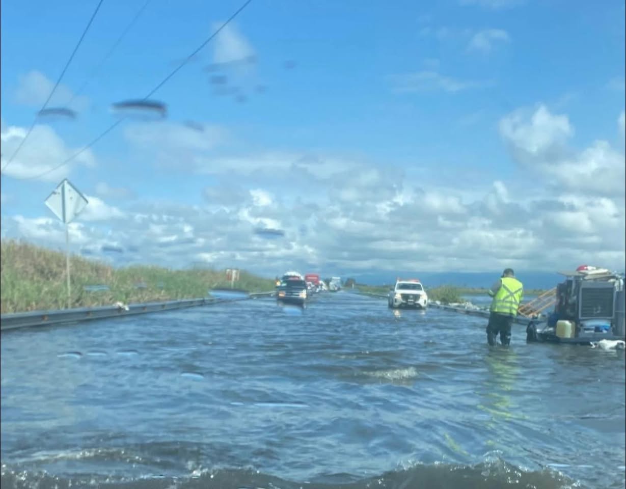 Cierran la autopista Lerma-Tenango afectada por anegaciones