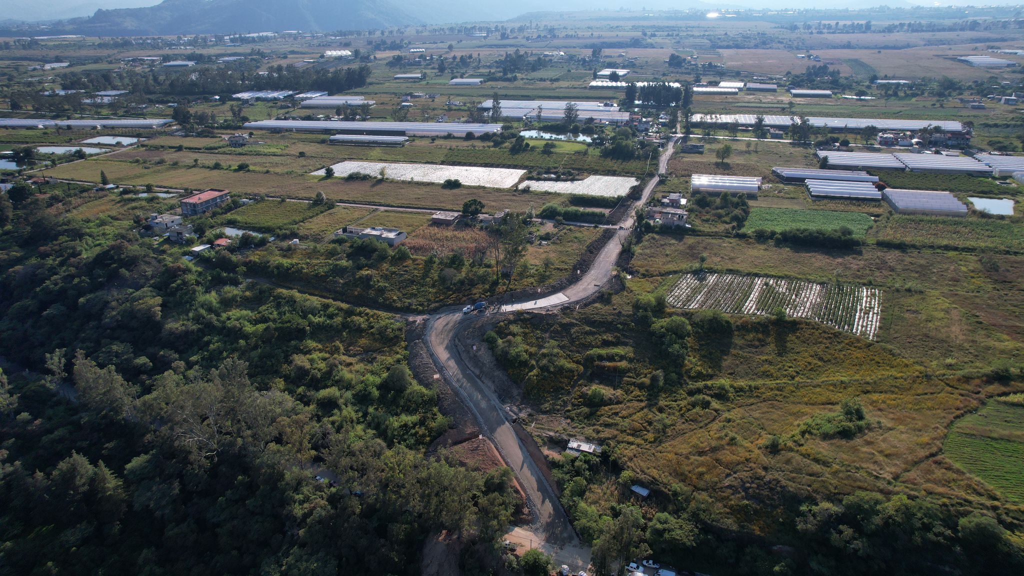 Abren vía alterna en Ixtapan de la Sal hacia Coatepec Harinas tras derrumbe en carretera estatal