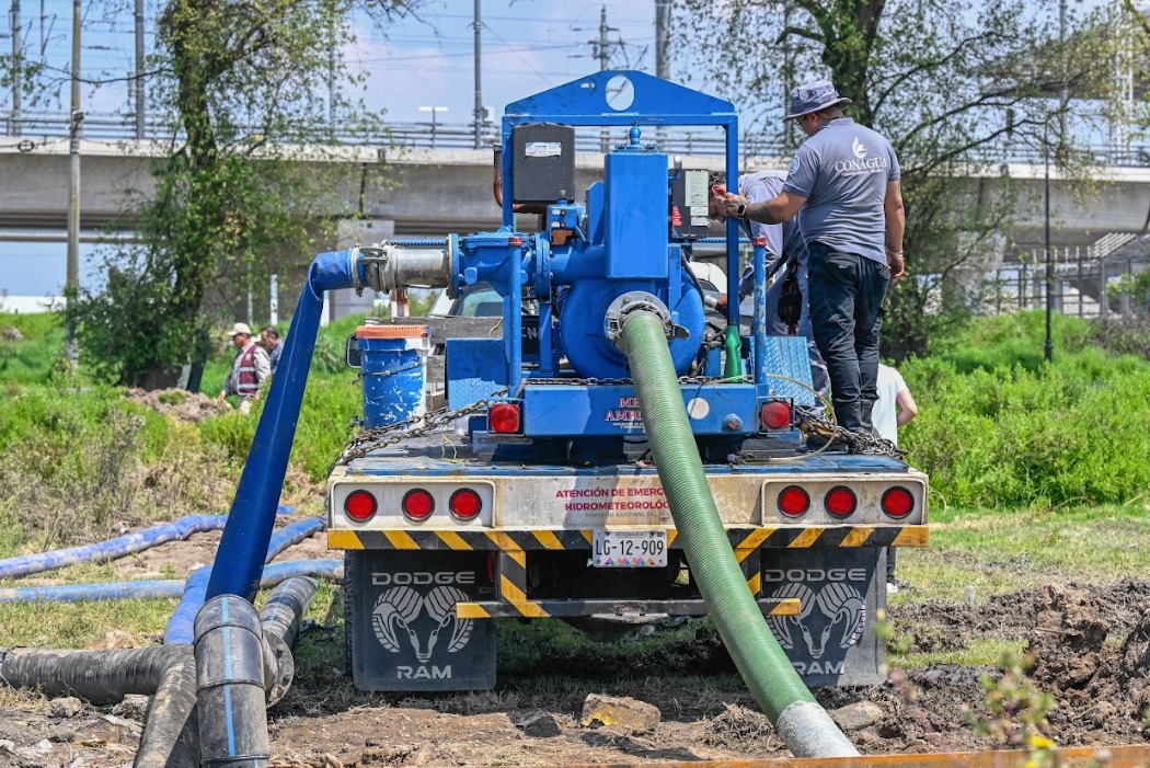 Instalan bomba que retirará mil 500 litros por segundo en zonas afectadas por lluvias en Lerma