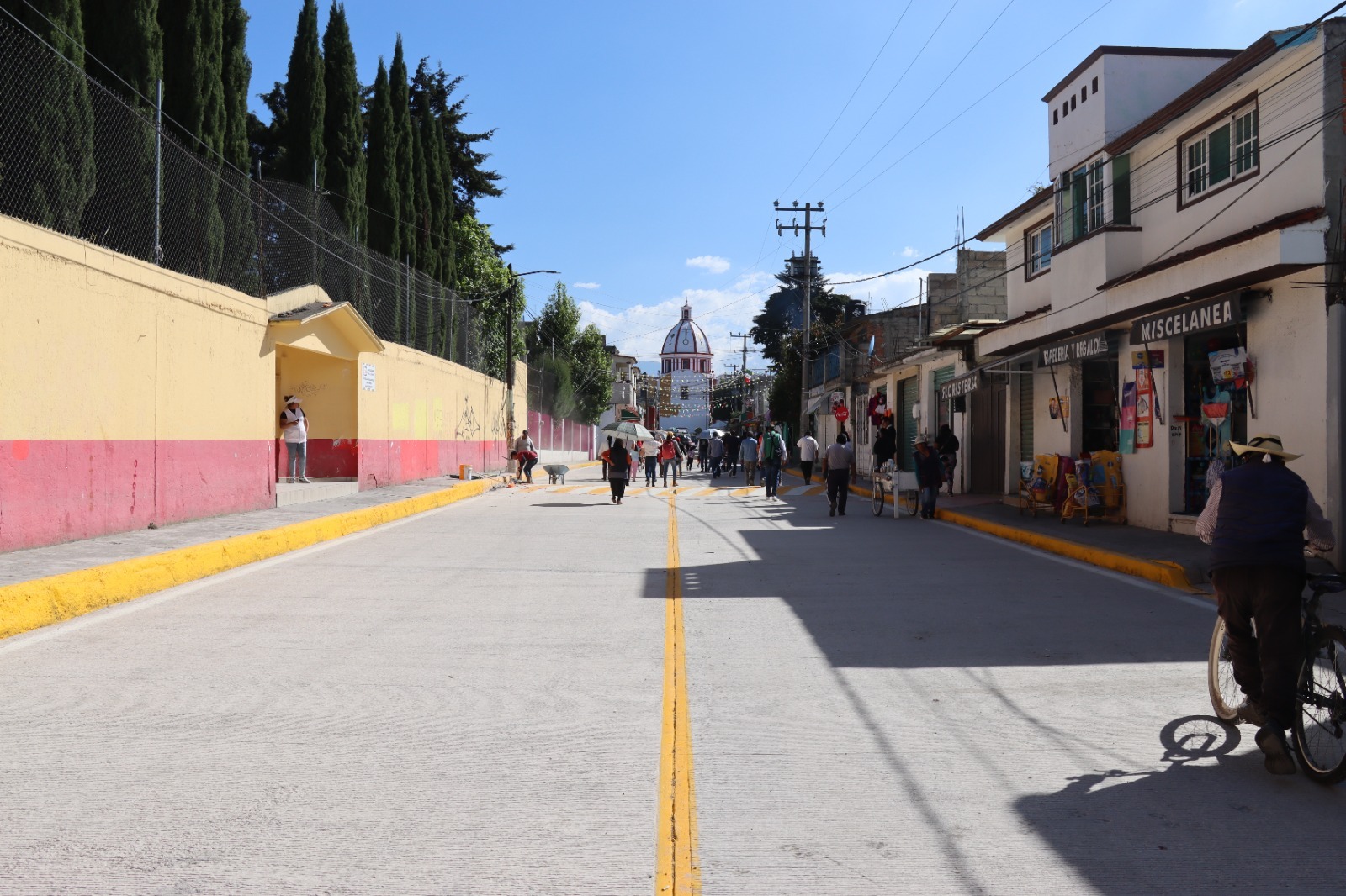 Entregan nueva vialidad con concreto hidráulico en San Antonio Acahualco, Zinacantepec