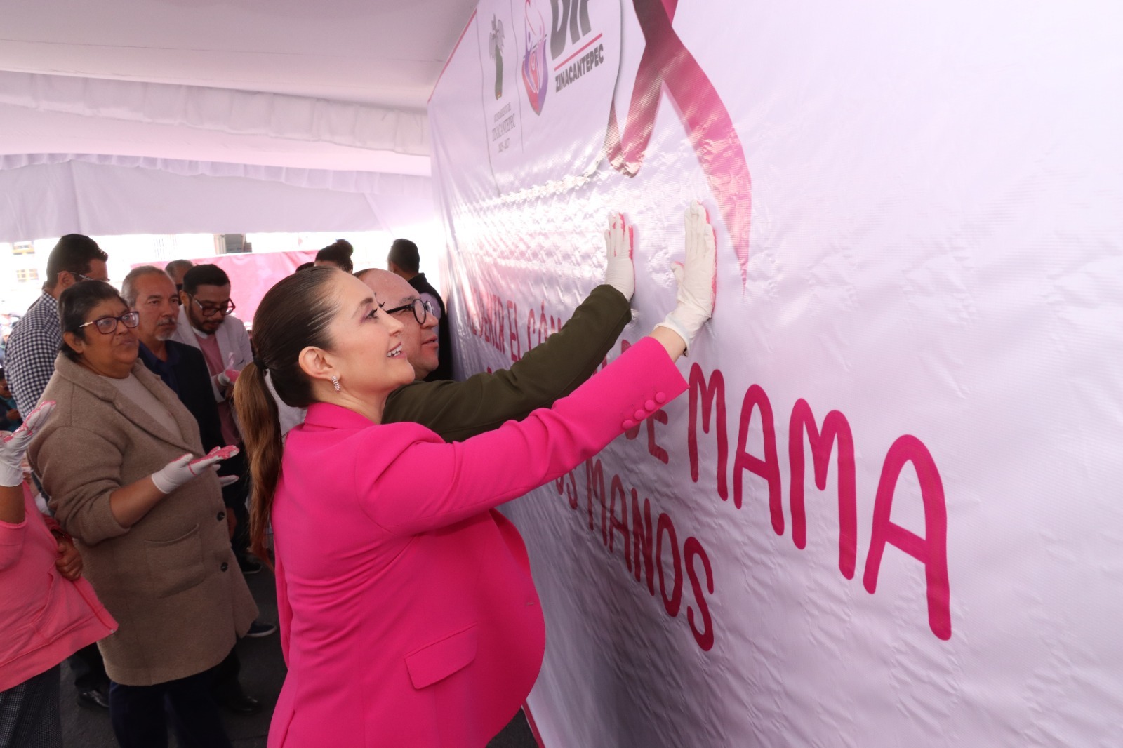 Llevan a cabo jornada de salud contra el cáncer de mama en Zinacantepec