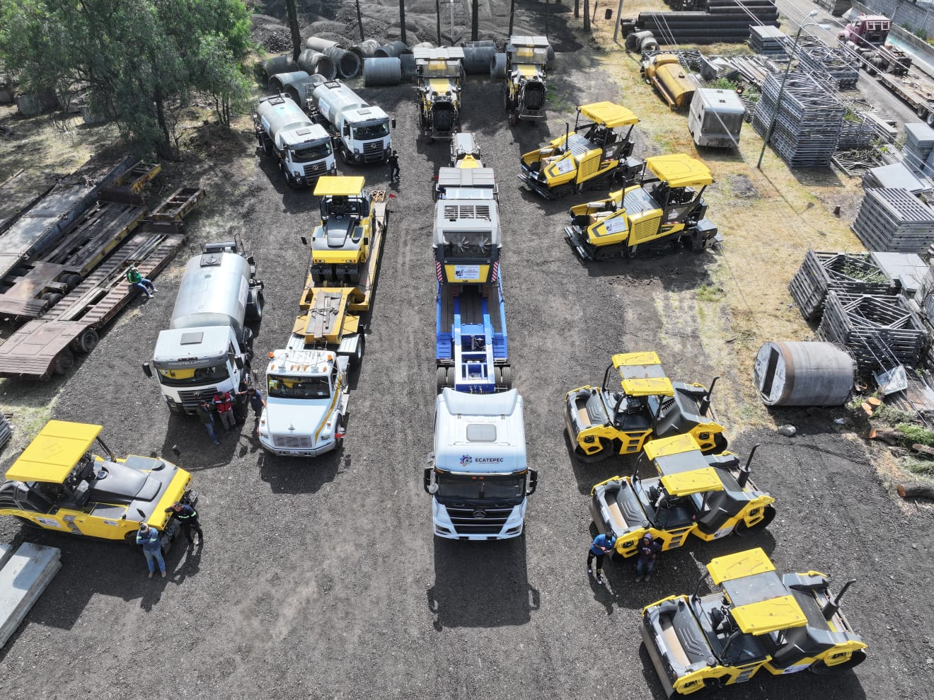 Le cumplen a Ecatepec; entregan tren de pavimentación; proyectan inversión histórica para vialidades