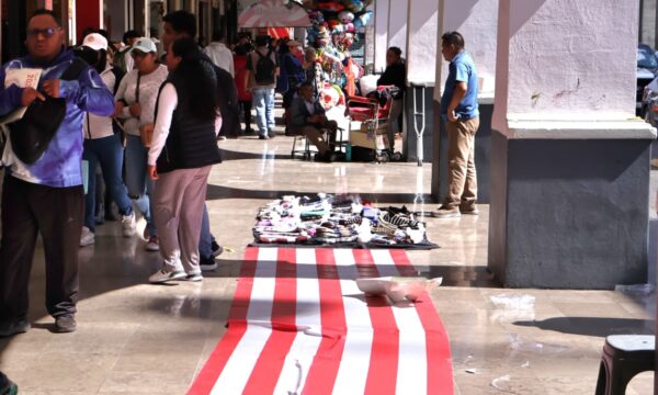 Realizan operativo contra comercio ambulante en Centro Histórico de Toluca